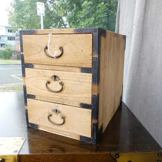 Old 3 drawer vintage japanese collectors chest H.285mm