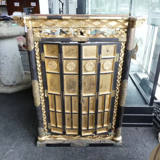 Gilded Vintage Japanese altar doors + gilded box with lacquered decorations etc (faults), cabinet H.900mm