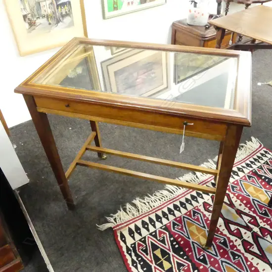 SHERATON STYLE GLASS TOP DISPLAY CABINET 750x440x770mm (CASTOR MISSING)