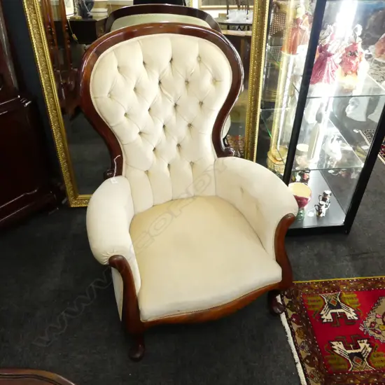 VICTORIAN STYLE GRANDFATHER CHAIR