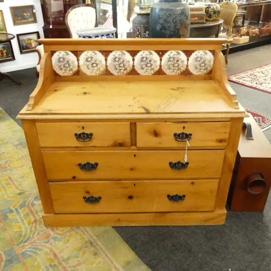 CHEST OF DRAWERS w. TILE BACK 1050x460x950mm