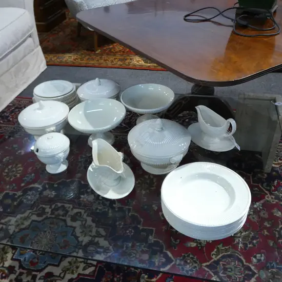 WEDGWOOD 'EDME' DINNER SET