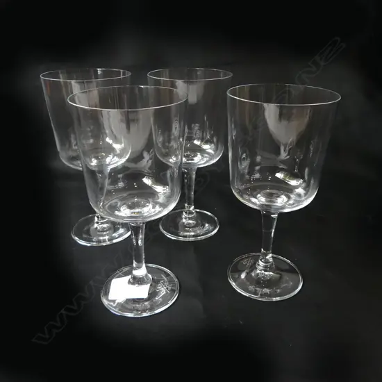 set 4 ROYAL DOULTON '1815' WINE GLASSES new in box