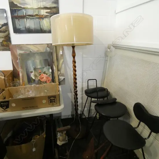 BARLEY TWIST STANDARD LAMP H.1630mm shade not firmly attached