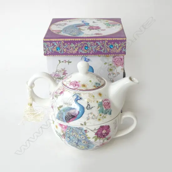 BOXED AS NEW TEAPOT & CUP peacock & floral design