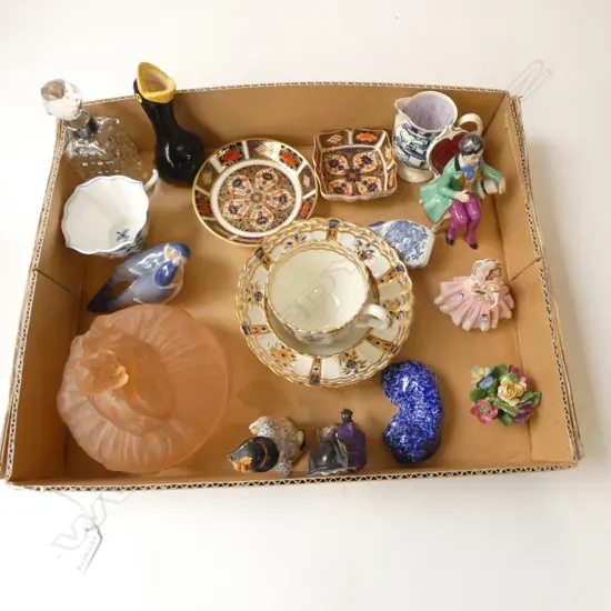 TRAY OF 16 CHINA & GLASS COLLECTABLES