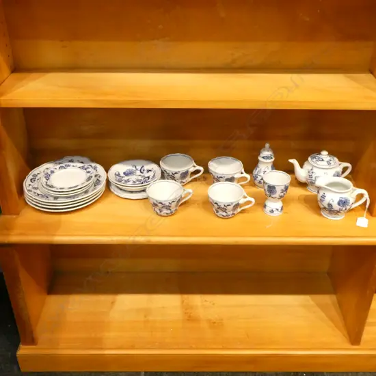 18 PCS BLUE DANUBE, TEAPOT, JUG, 4 TENNIS SETS, TRIVET, DISHES ETC 