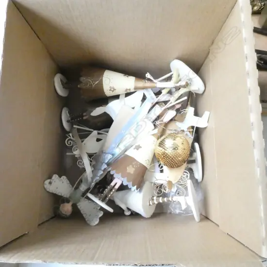 BOX OF VARIOUS CHRISTMAS DECORATIONS