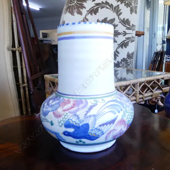 POOLE HAND PAINTED VASE Blue Bird pattern. H.210mm.