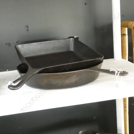 1636/1195 GRIWOLD CAST IRON FRYPAN NO9 & CAST IRON SQUARE SKILLET L430MM