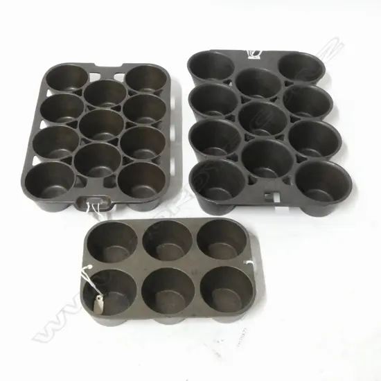 598/1333/1315  3 CAST IRON MUFFIN TRAYS L300MM LONGEST