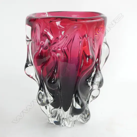 VINTAGE QUALITY ART GLASS VASE red & white knobbly finish. Heavy. H.235mm