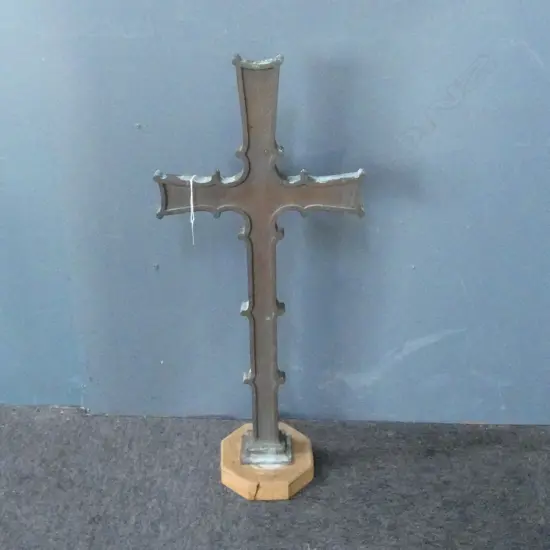 METAL CROSS FINIAL FROM THE KELMARNA MONASTERY H.750mm..