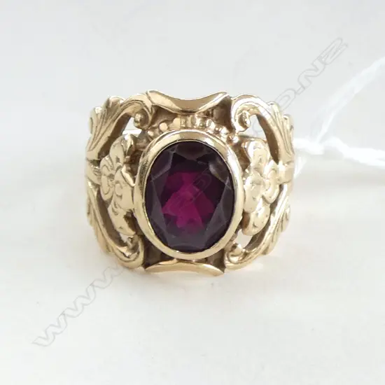 9ct GOLD & GARNET?  ANTIQUE GEORGIAN STYLE RING 8.2gms SIZE P