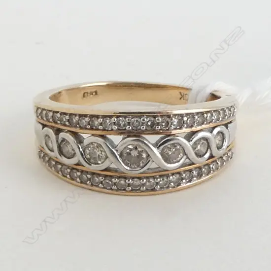 10ct YELLOW & WHITE GOLD DIAMOND MULTI DIAMOND RING 4.18gms SIZE O 1/2