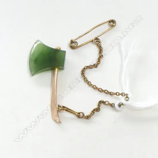 9ct GOLD & POUNAMU AXE on plated safety chain with pin fitting