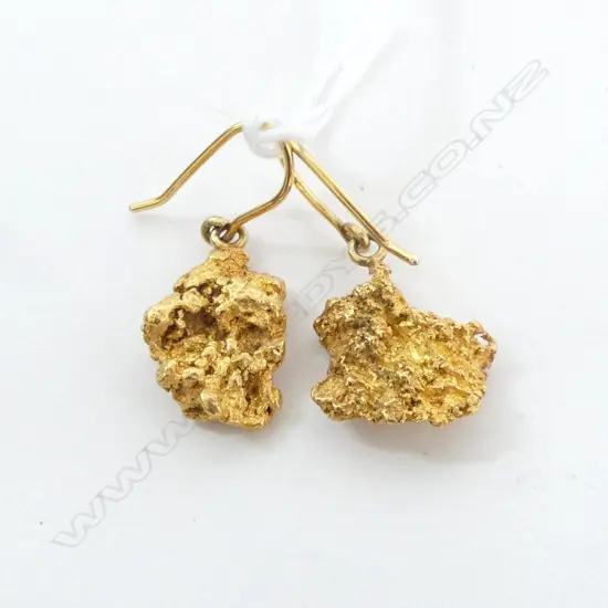 PAIR OF GOLD NUGGET EARRINGS 10gms