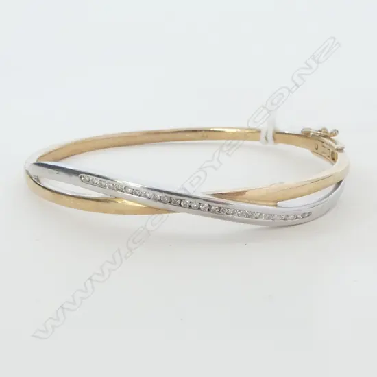 9ct YELLOW & WHITE GOLD MULTI DIAMOND SET CROSS-OVER HINGED BANGLE 14.8gms