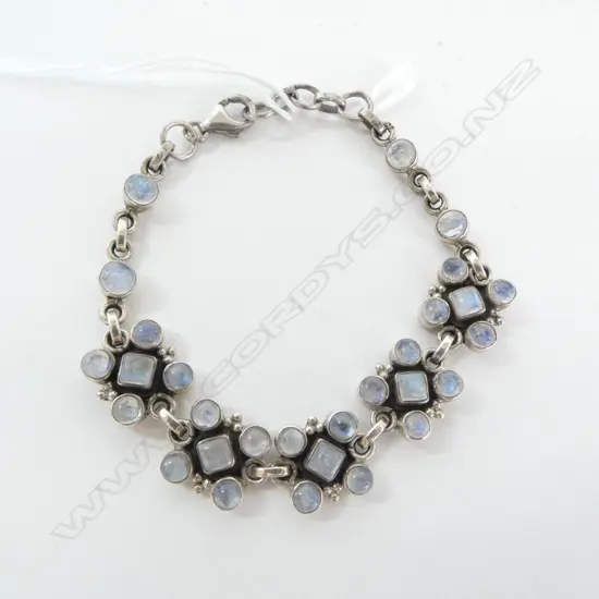 SILVER & MOONSTONE BRACELET