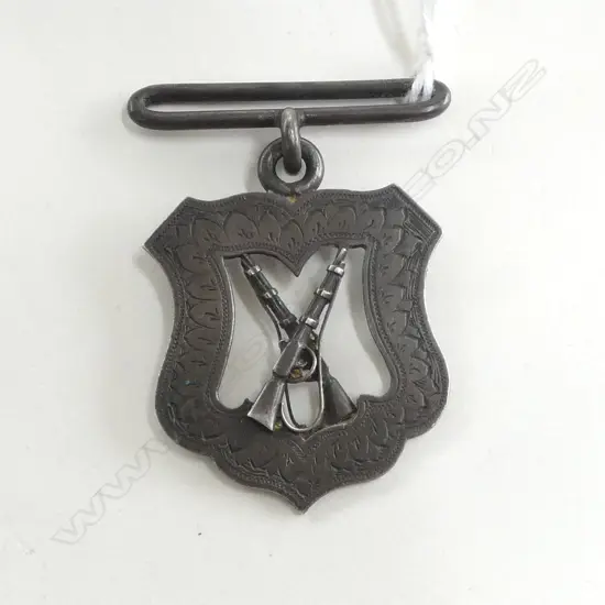 NZ COLONIAL SILVER DBLE RIFLE LGE SHIELD MEDALLION by Harrop & Neill of Dunedin 13gms