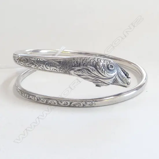 S/SILVER ANTIQUE SNAKE ARM BANGLE 52G