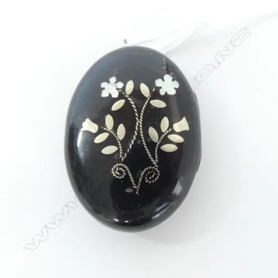 TORTOISE SHELL MOURNING LOCKET w SILVER & MOP INLAY L.45 x 30mm (bale re-glued)