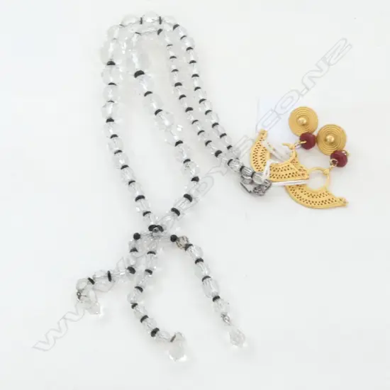 CRYSTAL NECKLACE AND PAIR OF ETRUSCAN STYLE EARRINGS