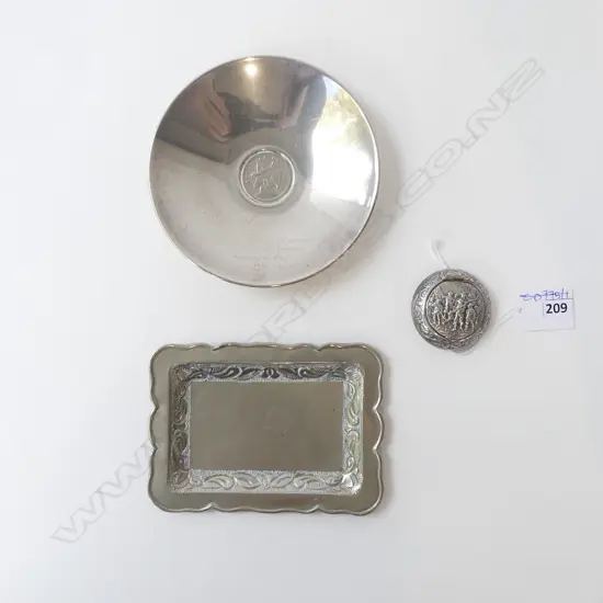 2 900 SILVER DISHES W.135mm, 190grms + SILVER? POWDER COMPACT