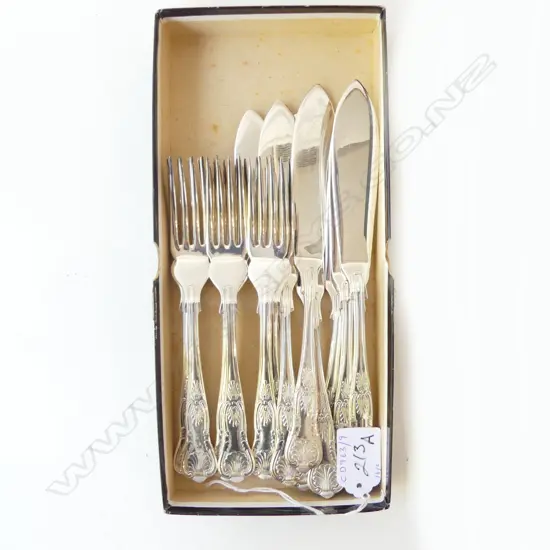 16PC WALKER & HALL FISH CUTLERY SET 8 PLACE SETTING SILVER PLATED