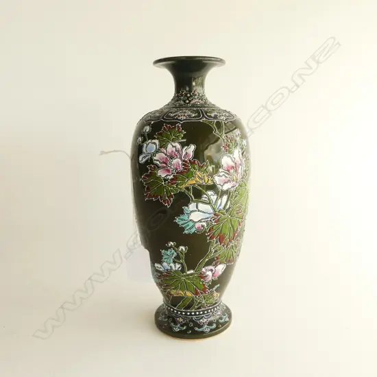 JAPANESE SATSUMA VASE H.250 SIGNED TANZAN