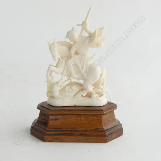 IVORY ST. GEORGE AND THE DRAGON ON WOOD STAND H.120mm small fault to head piece