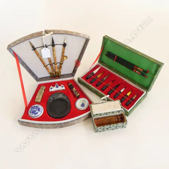 BOXED CHINESE FU DOG SEAL, BOXED BRUSH SET & BOXED CALLIGRAPHY SET