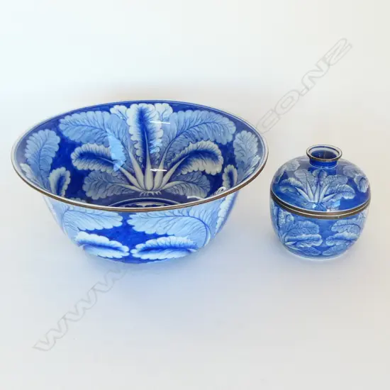 CHINESE B/W  LARGE BOWL DIA325 & MATCHING LIDDED BOWL DIA120MM