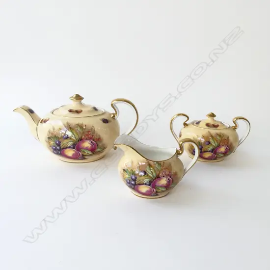 AYNSLEY ORCHARD GOLD TEAPOT W.270mm + MILK AND SUGAR