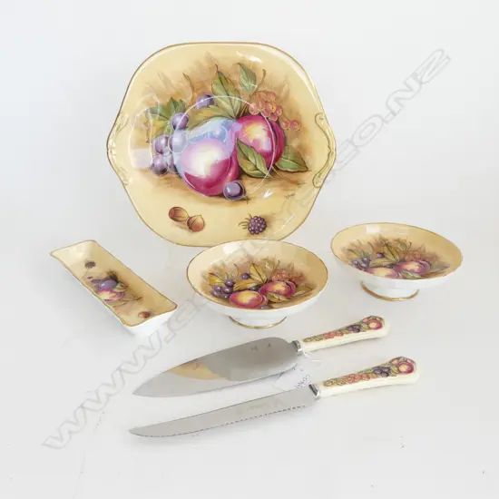 6 PCES AYNSLEY ORCHARD GOLD; CAKE PLATE, 3 DISHES, 2 SERVERS