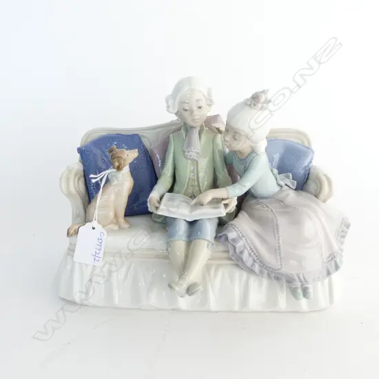 LLADRO #5229 'STORY TIME' W.260mm