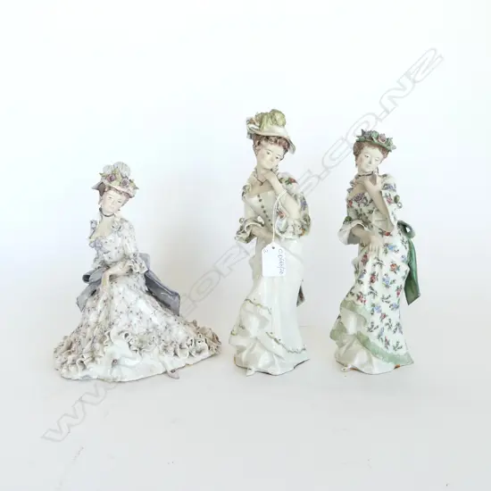 3 MAGGIE PAGET FIGURINES H.285mm