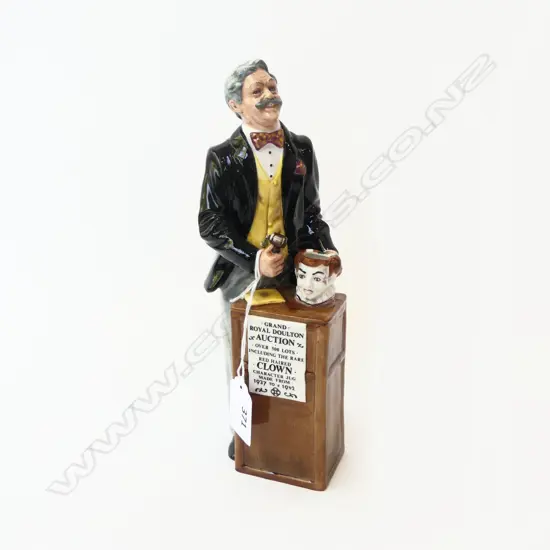 ROYAL DOULTON FIGURINE 'THE AUCTIONEER' H.230mm