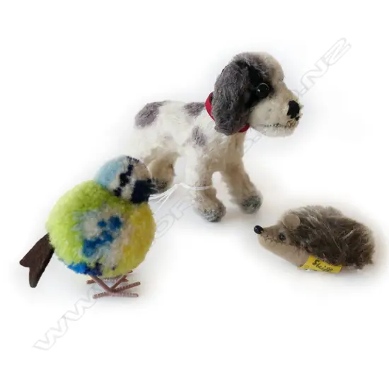 3 VINTAGE MINIATURE STEIFF SOFT TOYS; DOG, BIRD & HEDGEHOG, H.100,50 & 20mm