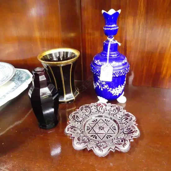 4 PCES ANTIQUE GLASS