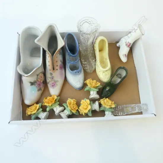 8 SHOES CHINA ETC, & 6 ROYAL ALBERT OLD COUNTRY ROSES NAME PLACE HOLDERS 