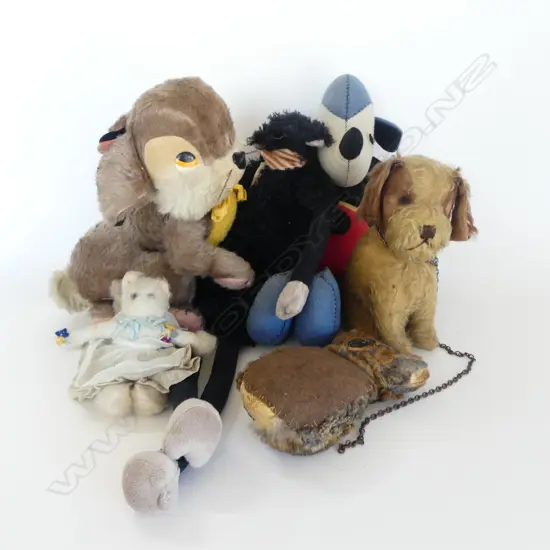 SIX VINTAGE STUFFED ANIMALS