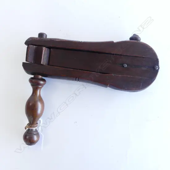 VICT WOODEN CLACKER L230MM