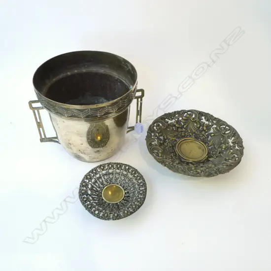 BRASS JARDINIERE H.210mm + 2 METAL DISHES