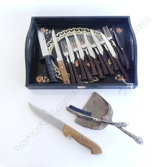 PAINTED TRAY L390  3 FISHING KNIVES SET OF CUTLERY & CRUMB BRUSH & TRAY 