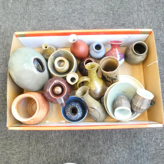LRG COLLECTION OF SML NZ STUDIO POTTERY ITEMS