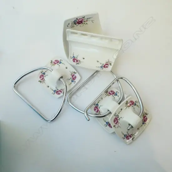 FLORAL CHINA BATHWARE