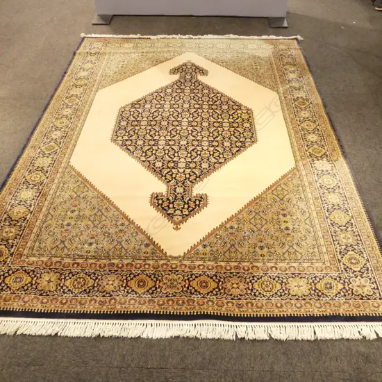 LG BELGIAN WOOL PILE RUG 2500x3500mm