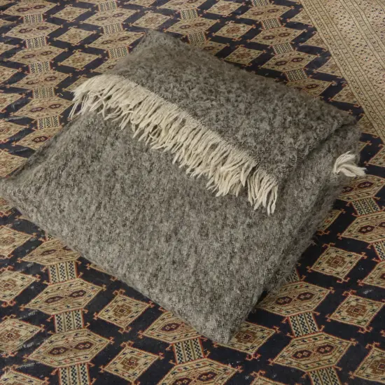 WINDERMERE NZ 'FINEST KID MOHAIR' KING SIZE (OR SUPER KING) THROW labelled