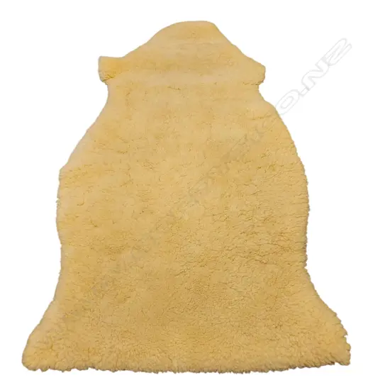 SHEEP SKIN RUG - 970 x 580mm